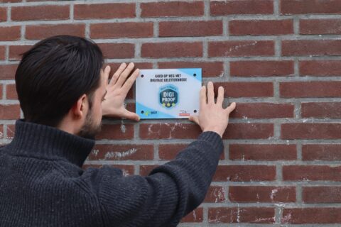 Instruct lanceert keurmerk voor digitale geletterdheid voor scholen.